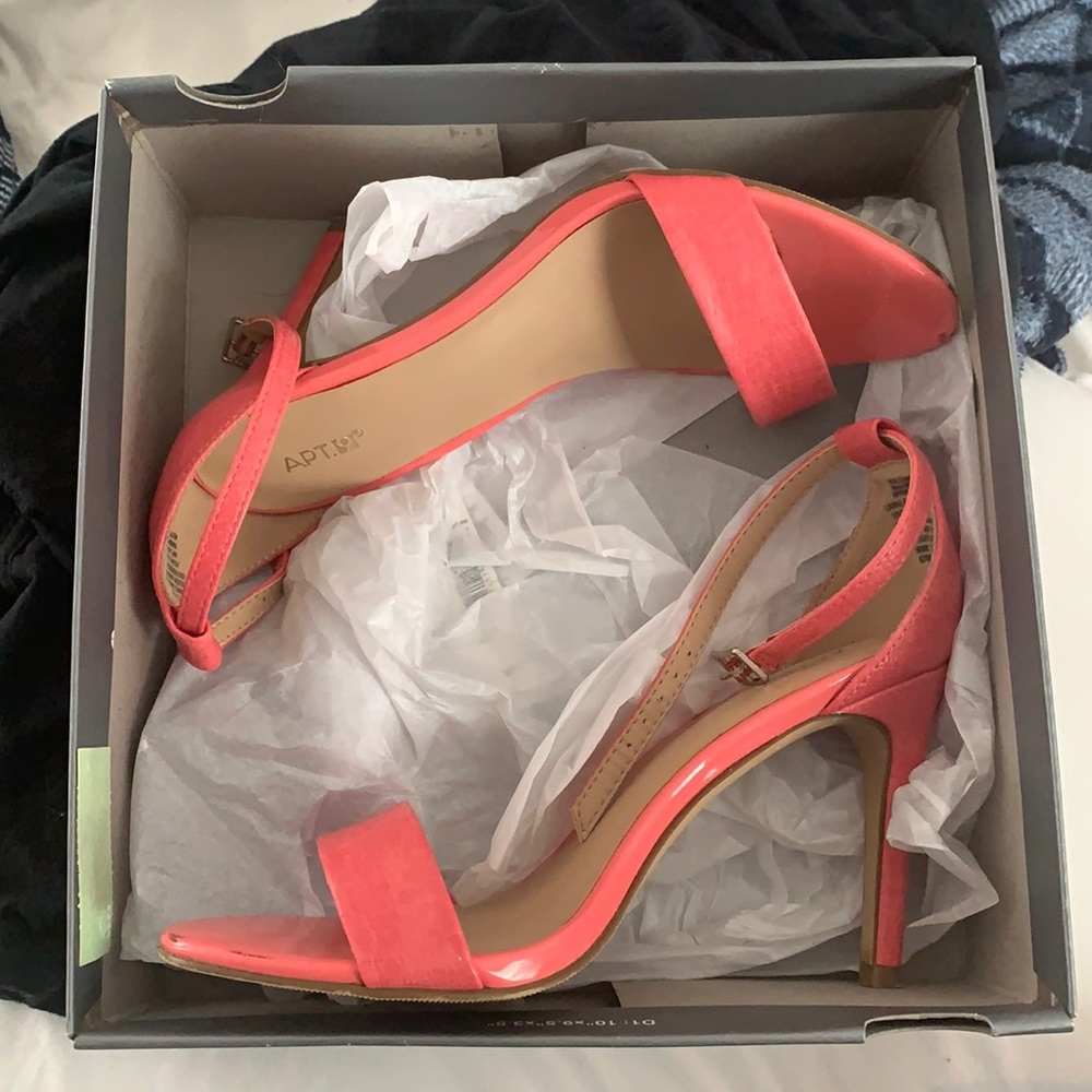 apt. 9 coral shoes size 6.5